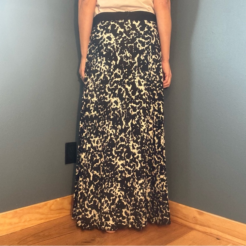 Sfizio Made in Italy Black & White Floor Length Print Maxi Skirt size 8/L - Picture 5 of 16